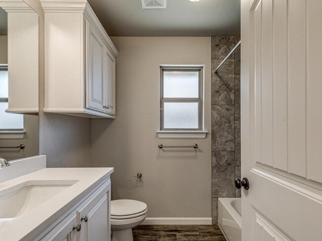 Building Photo - 4505 Black Mesa Ln
