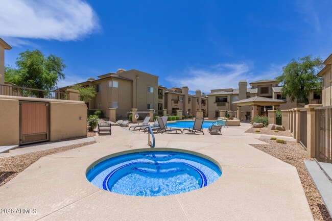 Building Photo - 1880 E Morten Ave