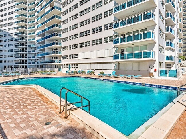 Building Photo - 3430 Galt Ocean Dr