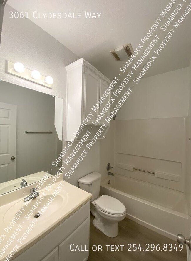 Building Photo - Surrey Ridge Duplex