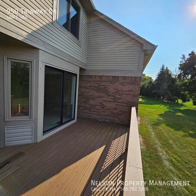 Building Photo - 950 Trinway Rd