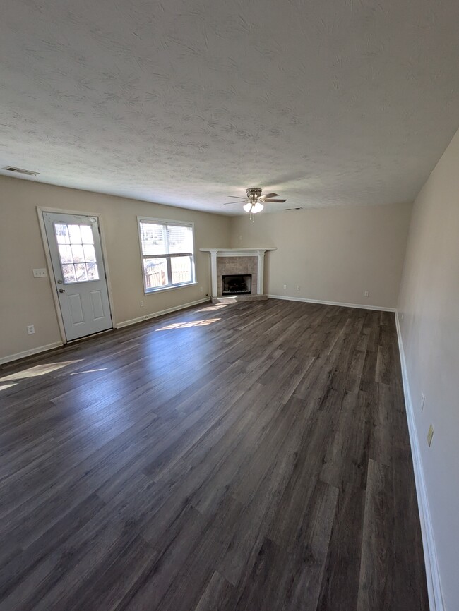 Building Photo - 375 Searchlight Dr