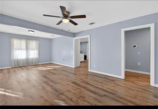 Building Photo - 2329 Reynolds St