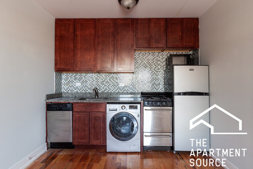 Building Photo - 556 W Arlington Pl