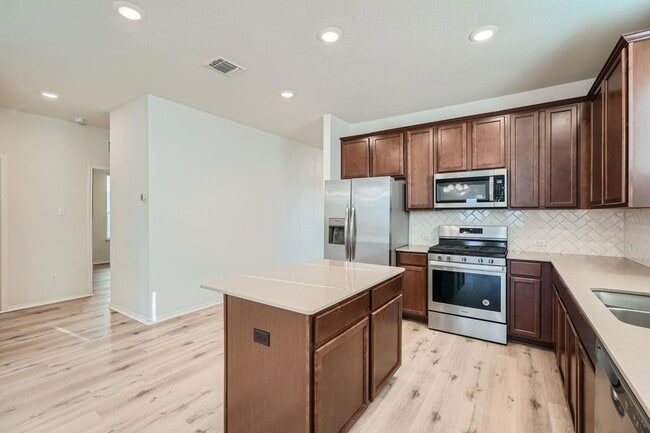 Building Photo - 190 Purple Heart Dr