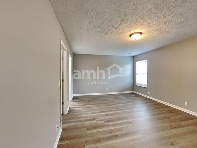 Building Photo - 3628 Coles Branch Dr