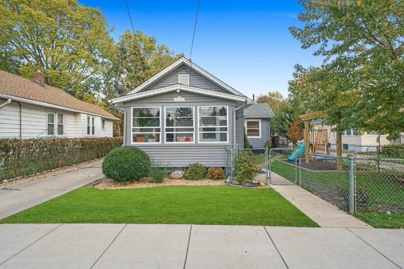 Primary Photo - 412 Bangs St