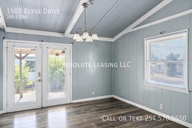 Building Photo - 1505 Elyse Dr