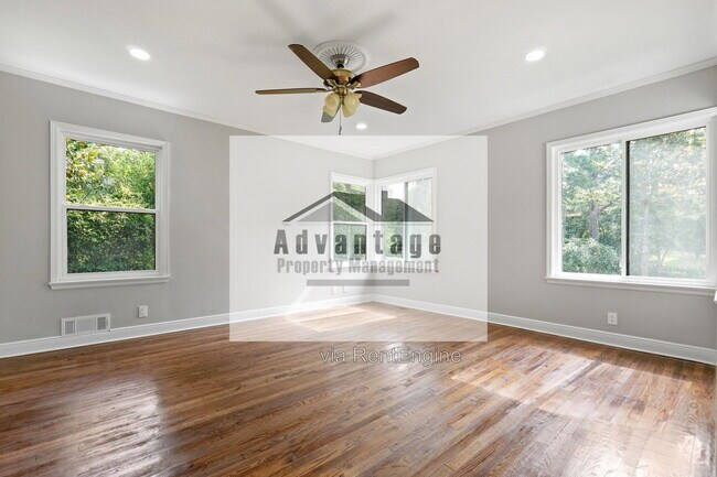 Building Photo - 1099 Pine Valley Rd