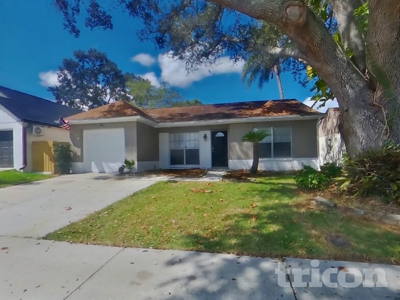 Primary Photo - 320 Laxton Ln