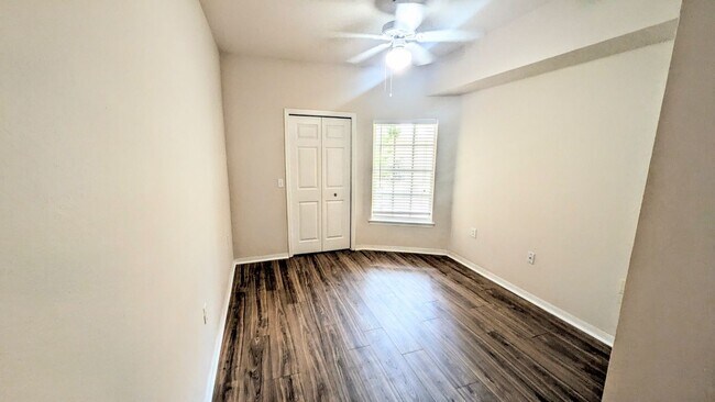 Building Photo - ANNUAL UNFURNISHED 2/1 Condo in Serenade on Palmer Ranch
