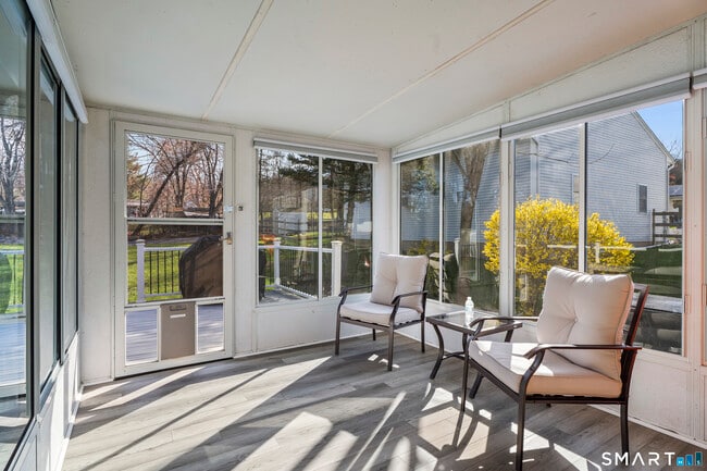 Building Photo - 77 Basswood Dr