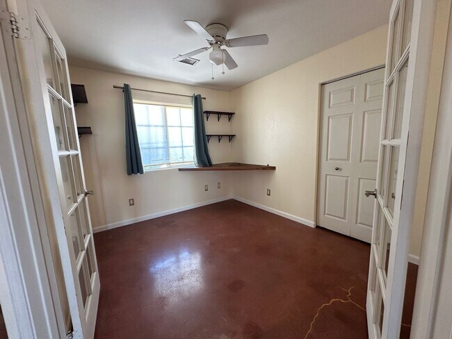 Building Photo - *$100.00 off 1st months Rent Move in Special!*Open Concept 3 Bedroom 2 Bath Home