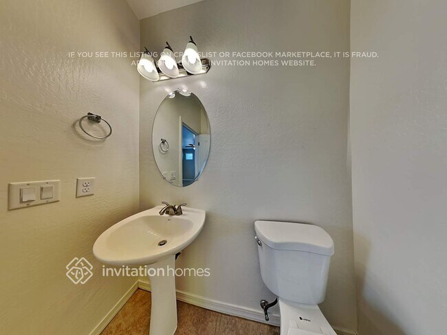 Building Photo - 17412 W Langer Ln