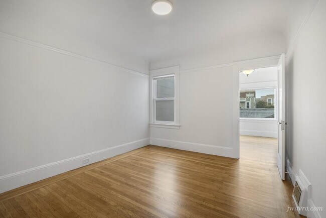 Building Photo - 467 40th Ave