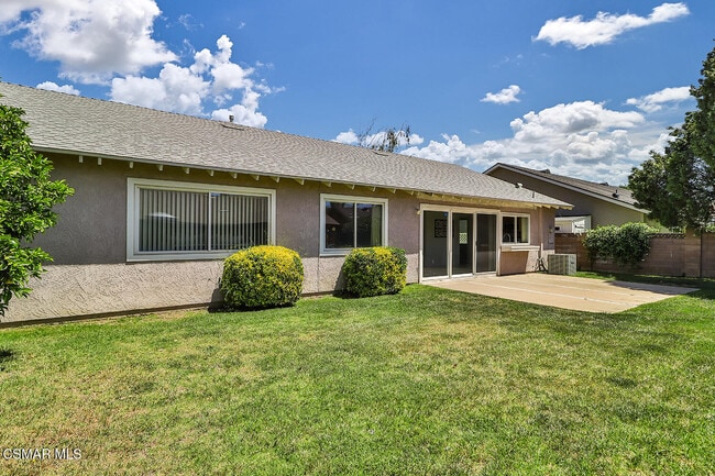 Building Photo - 2279 Connell Ave