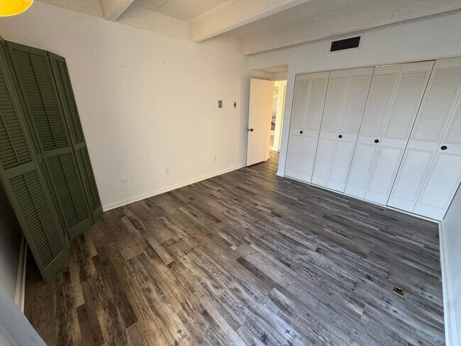 Building Photo - Great Candlewyck condo with and amazing view and lifestyle that can't be beat