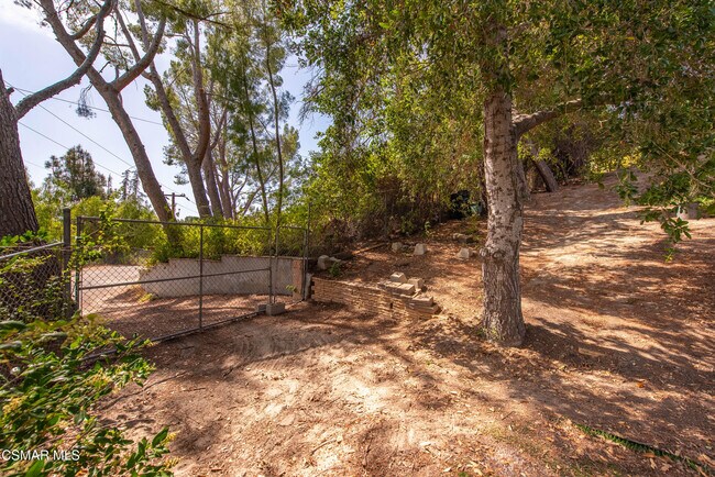 Building Photo - 6110 Colodny Dr