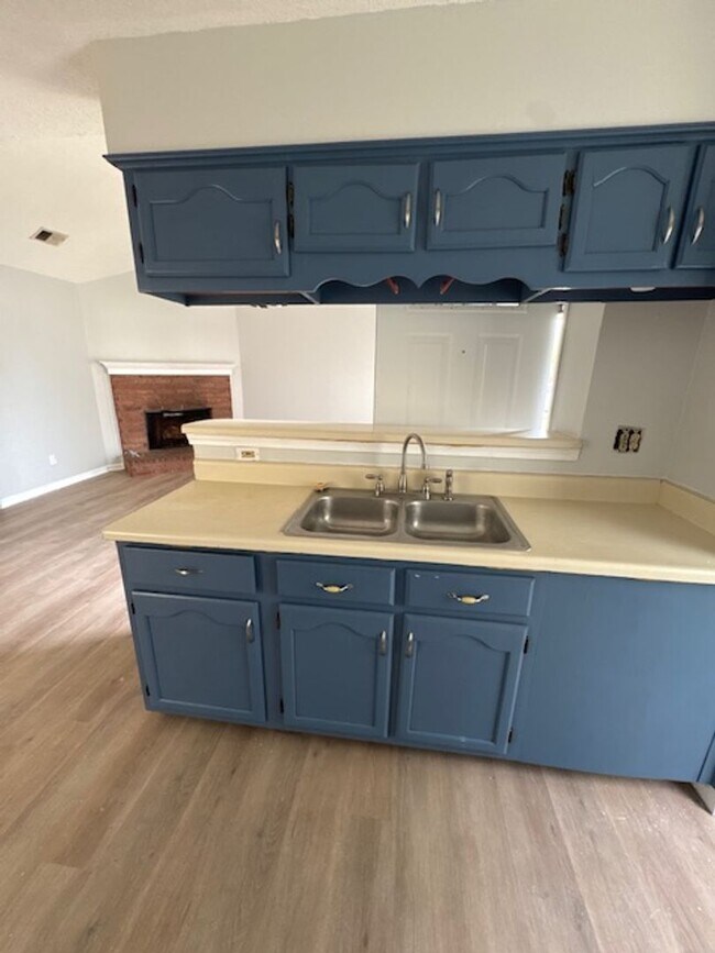 Building Photo - Charming 3-Bedroom Home in Memphis – Spaci...