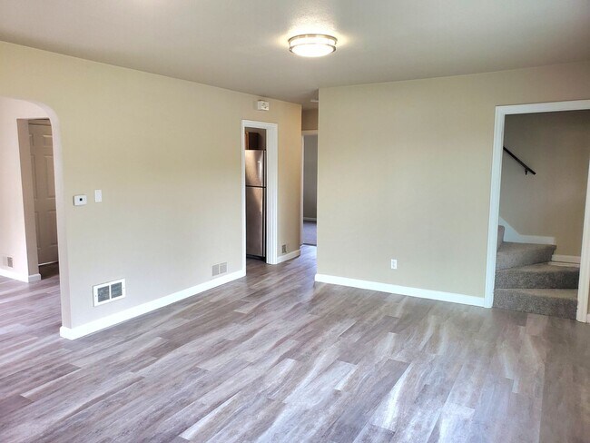 Building Photo - Classic Craftsman Home Available
