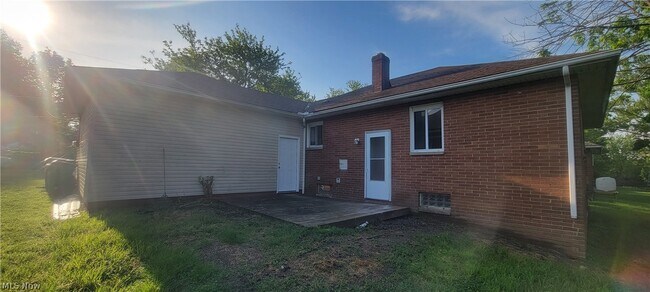 Building Photo - 4852 E 81st St