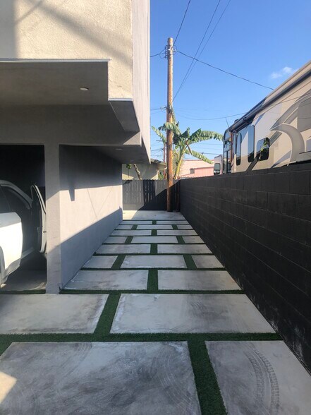Building Photo - 1240 S Harvard Blvd
