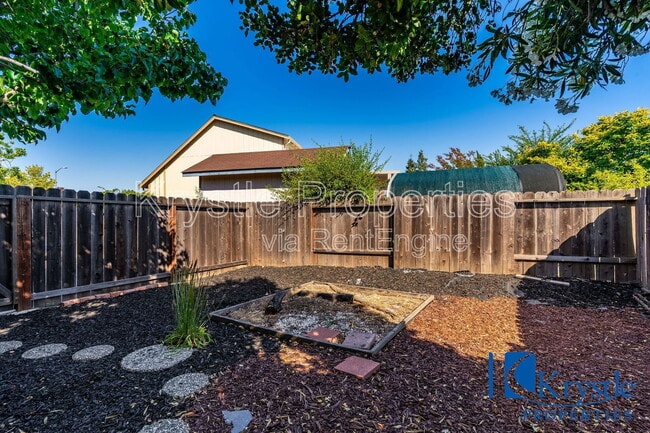 Building Photo - 343 Clydesdale Dr
