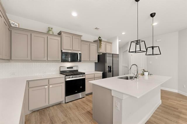 Building Photo - 625 Hogan Dr