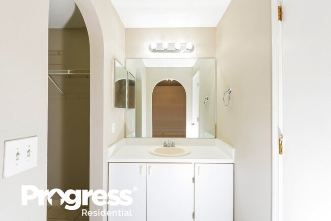 Building Photo - 12702 Parkbury Dr