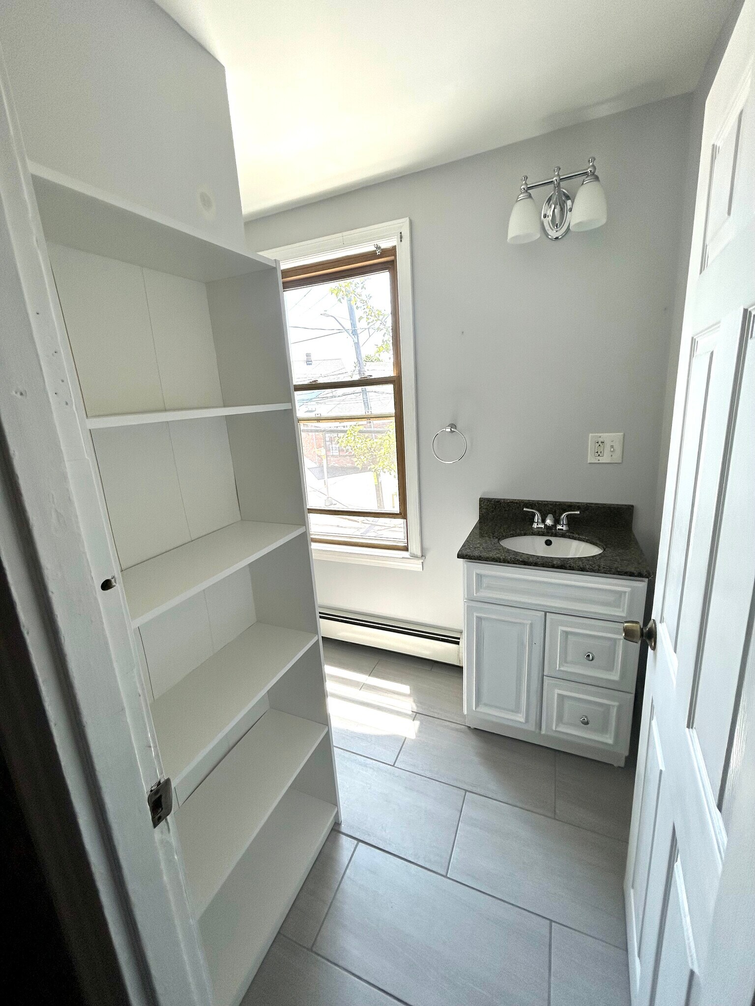 Building Photo - 146 Main St