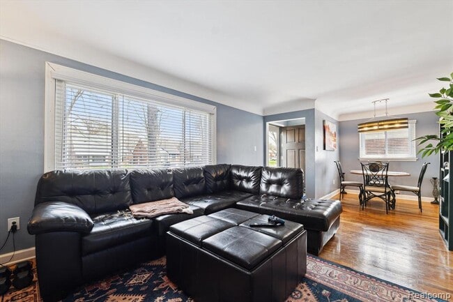 Building Photo - 452 Sunningdale Dr
