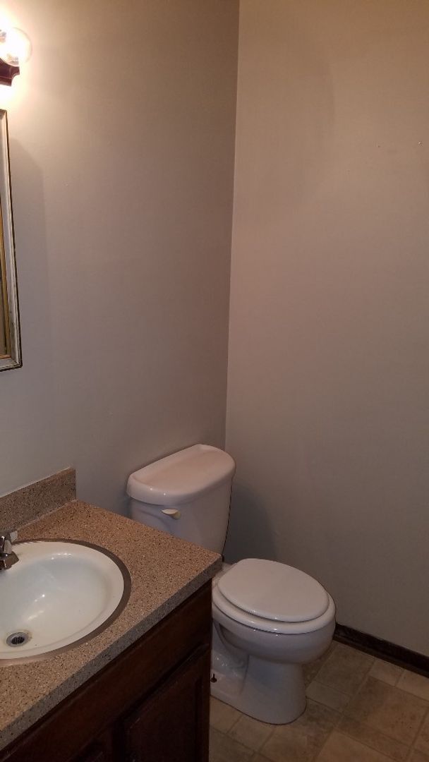 Building Photo - 8510 W Maple St