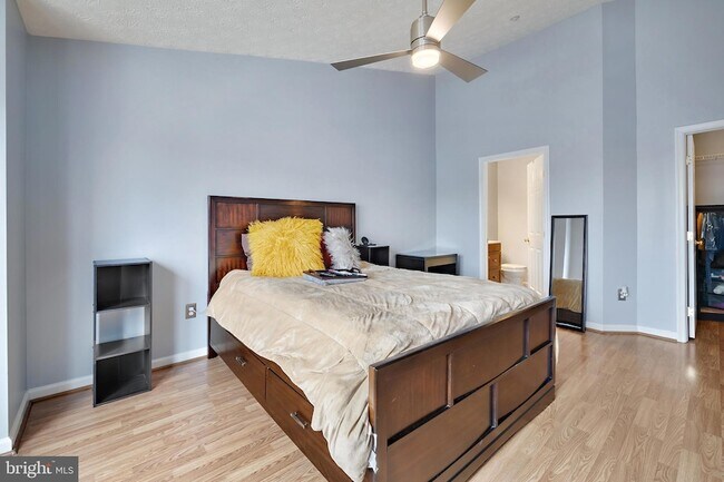 Building Photo - 700 Orchard Overlook Orch