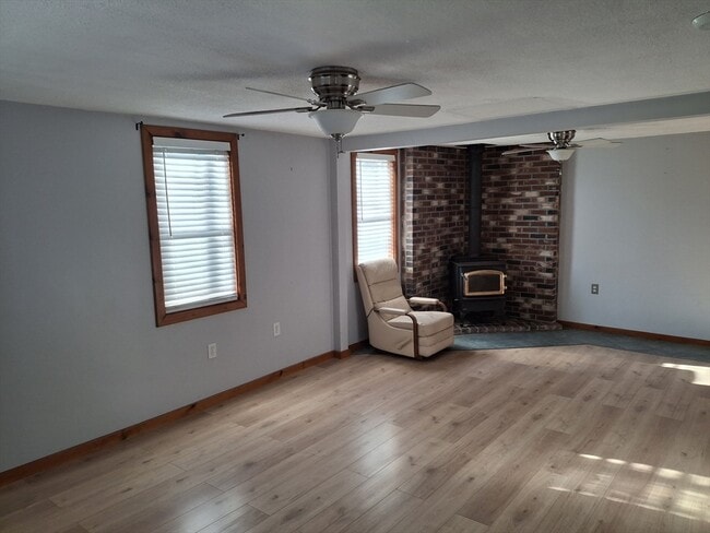 Building Photo - 45 Oak St