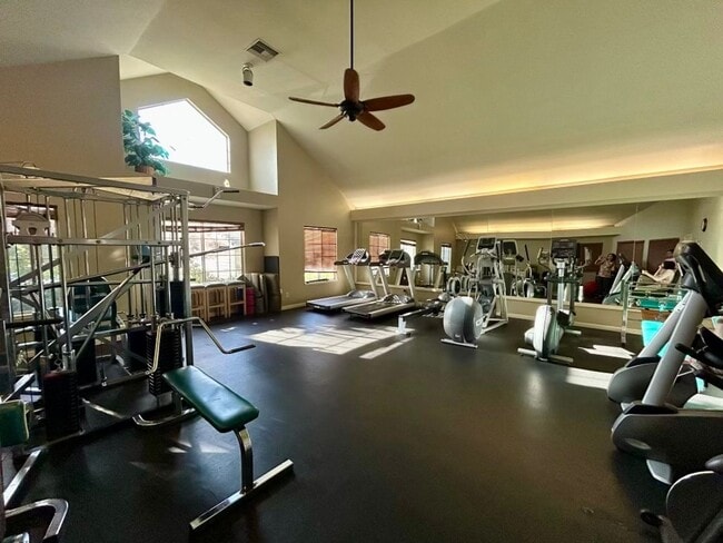 Building Photo - Modern and Convenient Condo Near Almaden Lake