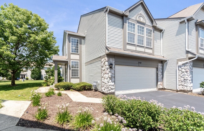 Building Photo - 3160 Bromley Ln
