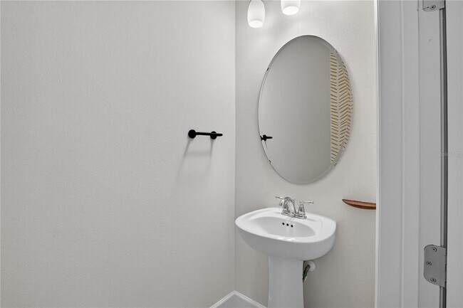 Building Photo - 15382 Arcadia Blf Lp