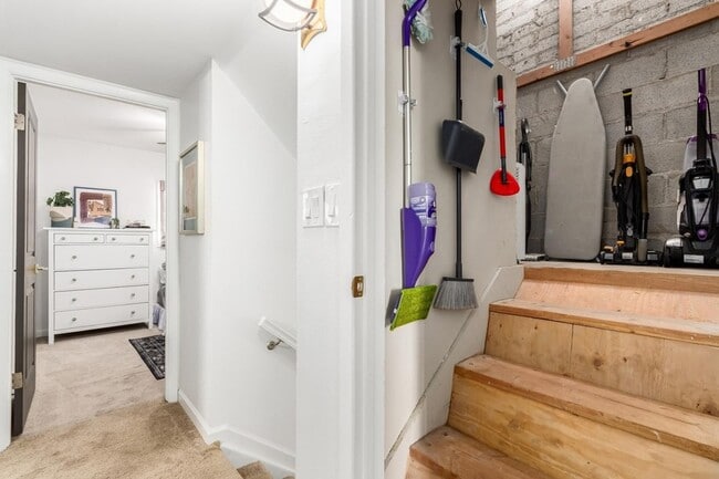 Building Photo - 4537 N 17th Ave