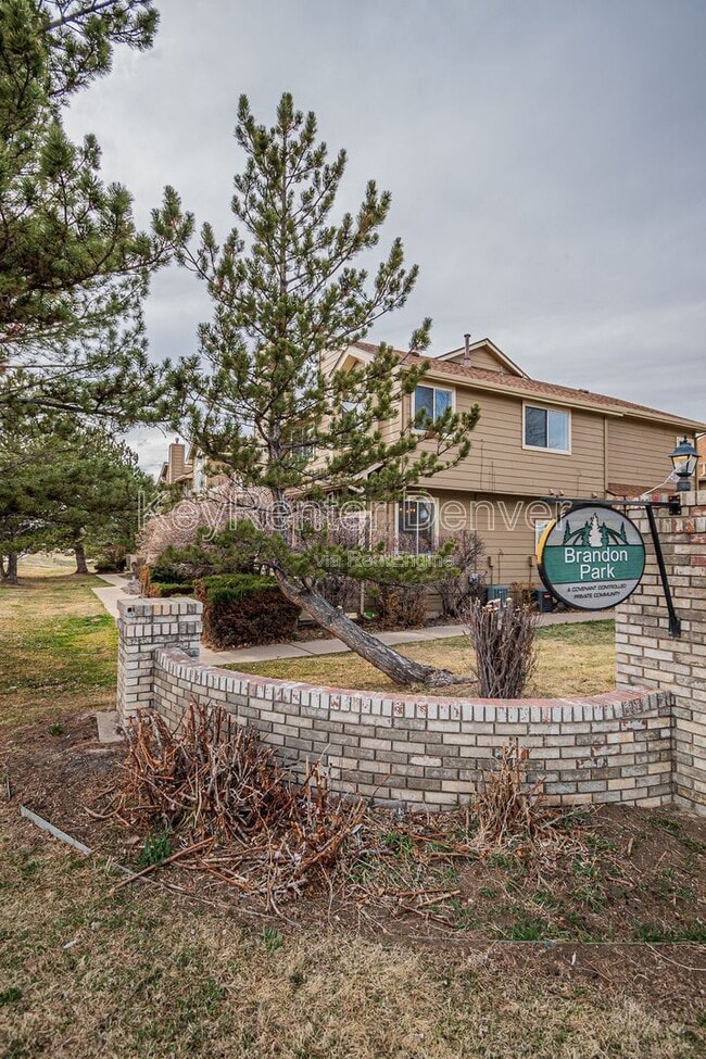 Building Photo - 1099 S Walden Way