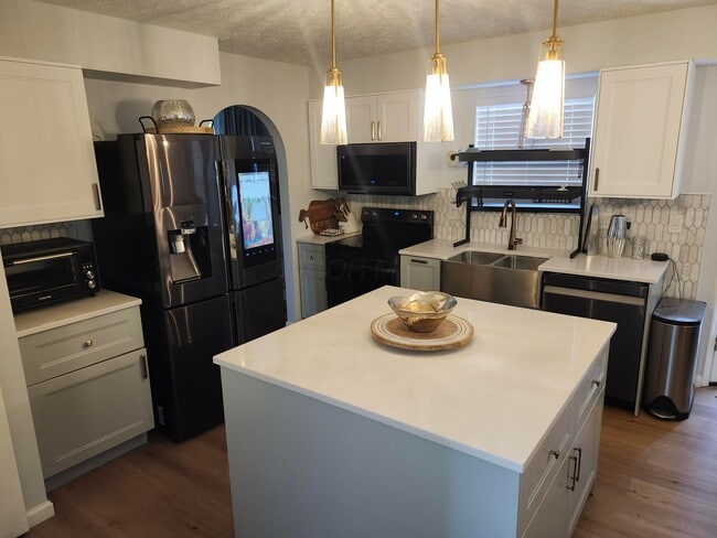 Building Photo - 8178 Slate Ridge Blvd