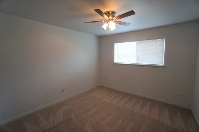 Building Photo - 1551 W Sam Houston Pkwy S