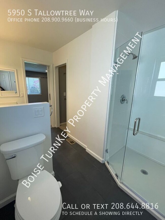 Building Photo - 5950 S Tallowtree Way