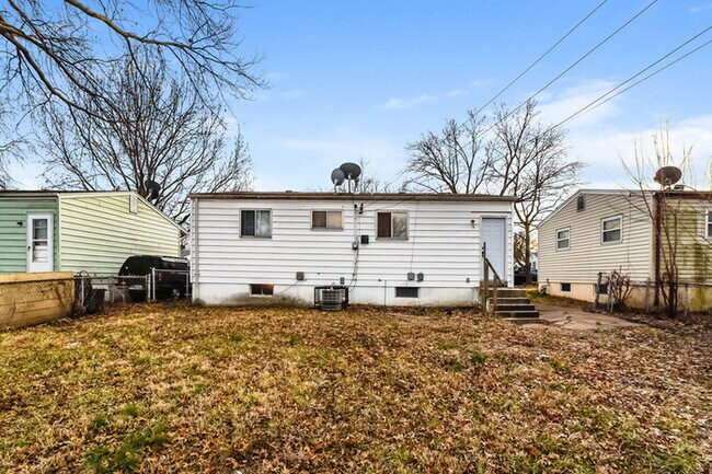 Building Photo - 1217 Baron Ave