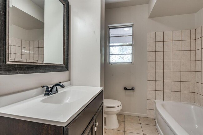 Building Photo - 6839 Walnut Hill Ln