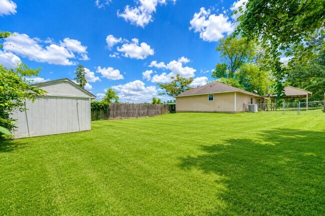 Building Photo - 9550 Thousand Oaks Loop