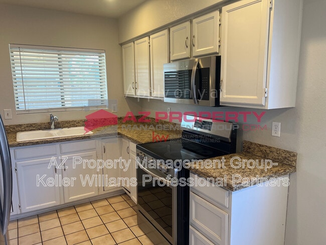 Building Photo - 7039 W Cameron Dr