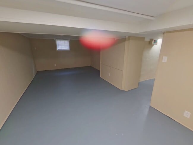 Building Photo - 2BR | All Bills Paid | Near College Hill Area