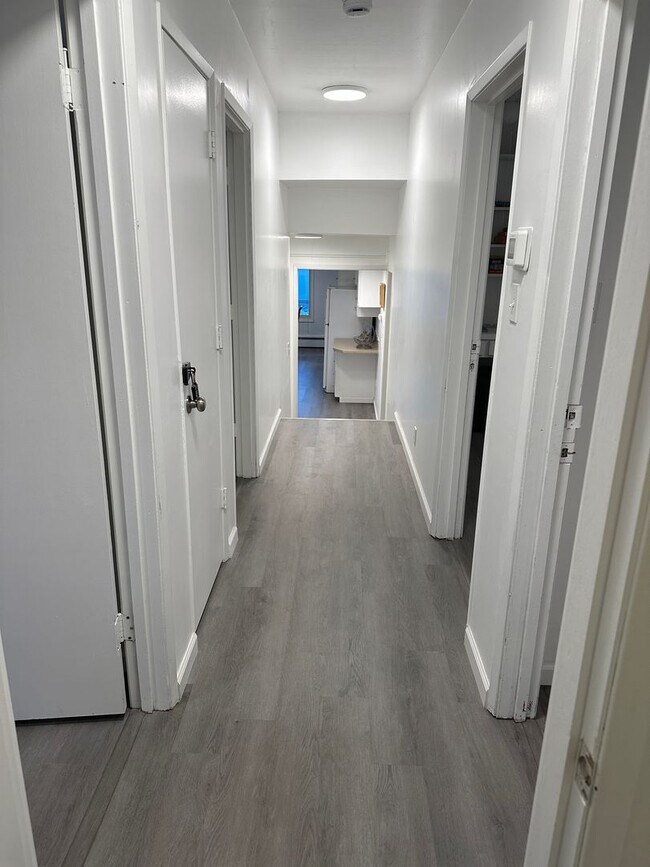 Building Photo - 521 N St