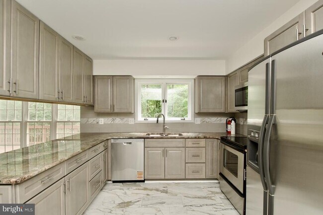 Building Photo - 8614 Oak Chase Cir