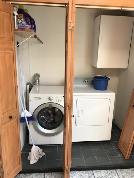 Building Photo - 95 Heath St